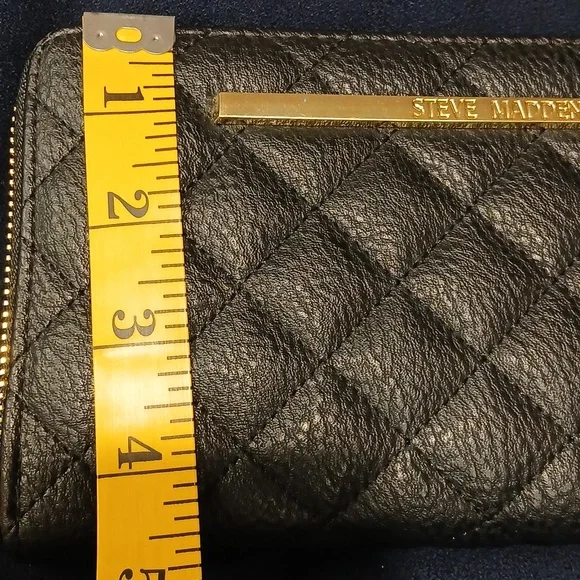 Steve Madden Black Quilted Wallet - Picture 8 of 9